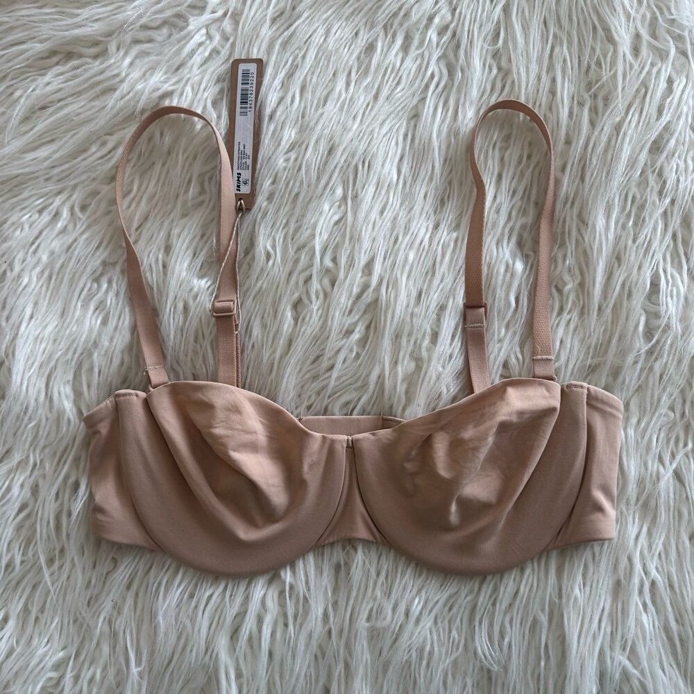 Skims Smoothing Intimates Strapless Bra Clay Size 34A